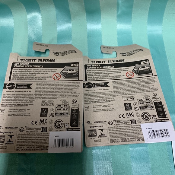 🔥🔥 '83 Chevy Silverado Die-Cast Model Hot Wheels - Picture 6 of 6